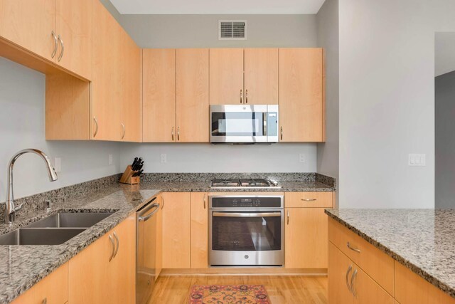 1240 2nd St Unit 817, Minneapolis, MN 55415 - photo 5