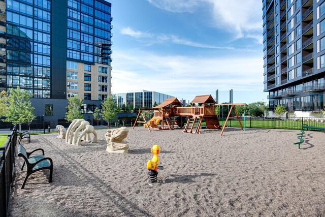 1240 2nd St Unit 817, Minneapolis, MN 55415 - photo 40