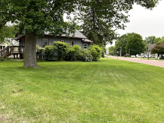 845 12th St, Windom, MN 56101 - view of grassy yard