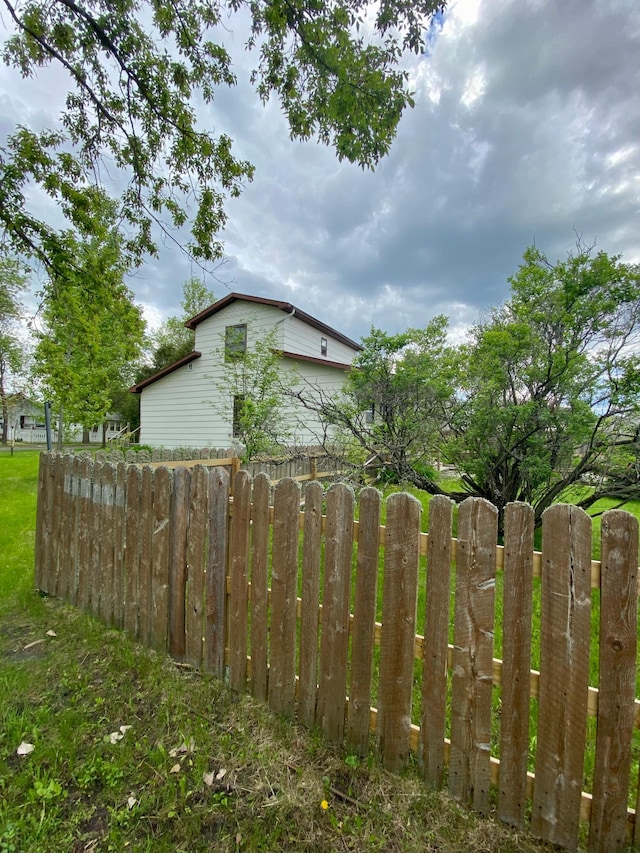 1004 9th St 1006, International Falls, MN 56649 - view of yard