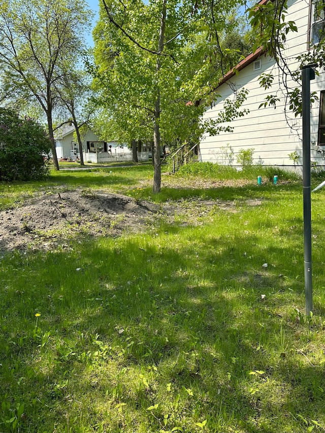 1004 9th St 1006, International Falls, MN 56649 - view of yard