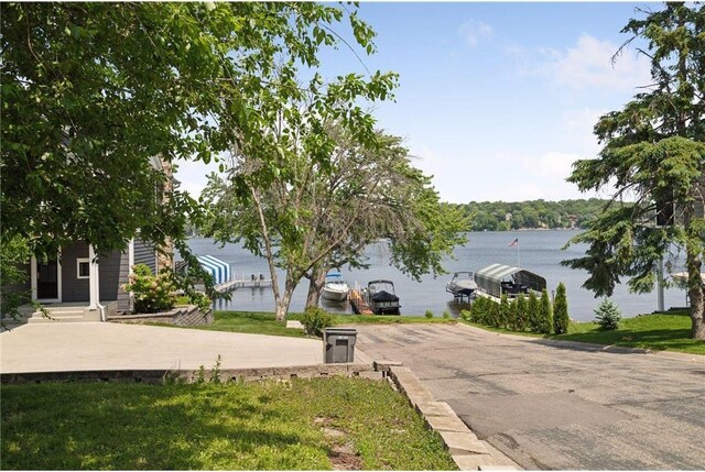 1575 Finch Ln, Mound, MN 55364