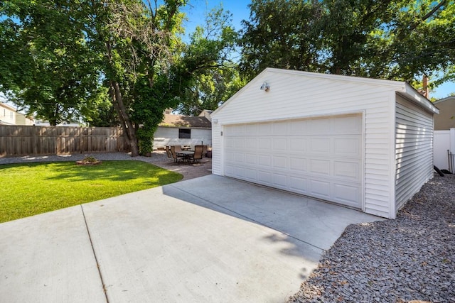 1372 Victoria St N, Saint Paul, MN 55117 - view of detached garage