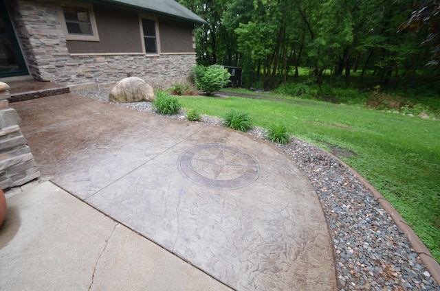 12207 285th St, Lindstrom, MN 55045 - view of patio / terrace