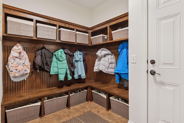 11668 Azure Ct, Inver Grove Heights, MN 55077 - view of mudroom