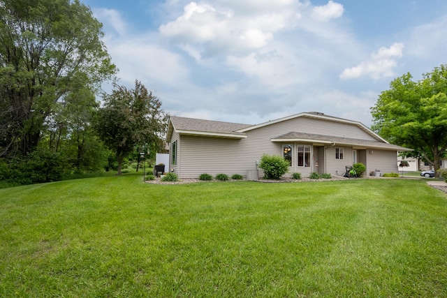 812 Plum Tree Ln, Somerset, WI 54025 - view of front of property with a front yard