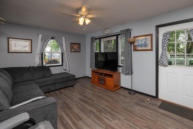 303 2nd St, Lyle, MN 55953 - photo 3