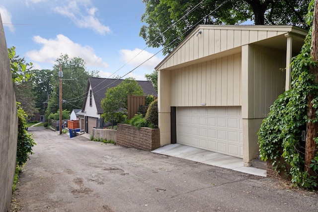 2248 Goodrich Ave, Saint Paul, MN 55105 - view of garage