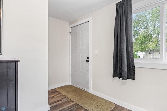 1138 20th St N, Moorhead, MN 56560 - entryway featuring wood finished floors and baseboards