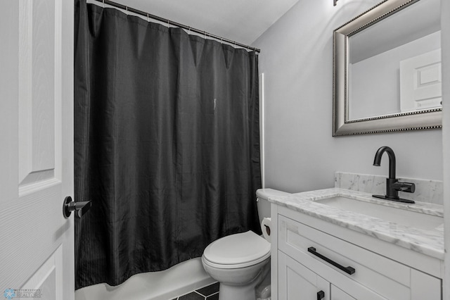 1138 20th St N, Moorhead, MN 56560 - bathroom with vanity, toilet, and shower / bath combination with curtain
