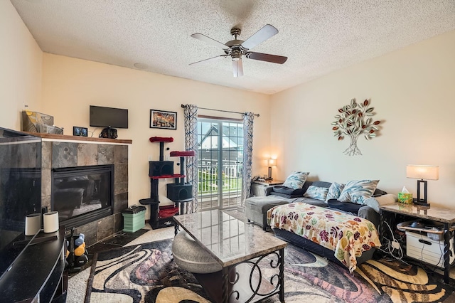 7754 Lachman Ave NE, Otsego, MN 55301 - living area featuring a textured ceiling and a ceiling fan