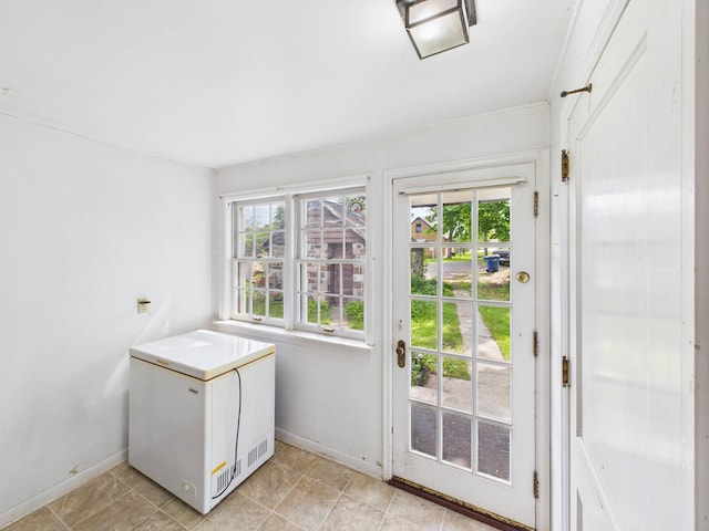 1538 8th Ave SE, Saint Cloud, MN 56304 - entryway with healthy amount of natural light and baseboards