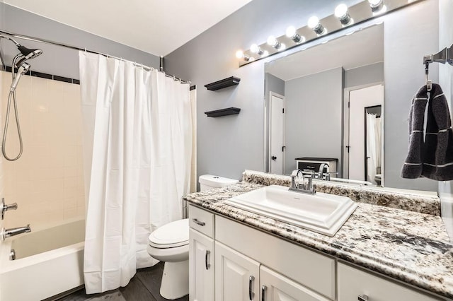 2060 Pathways Dr Unit 13, Saint Paul, MN 55119 - full bath featuring toilet, vanity, and shower / bath combo with shower curtain