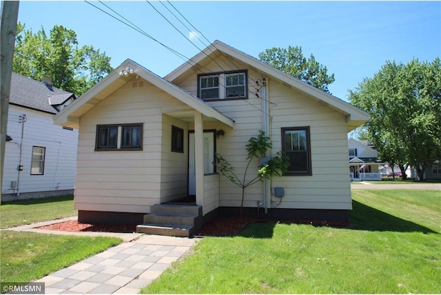 132 4th Ave N, Waite Park, MN 56387 - bungalow with a front yard