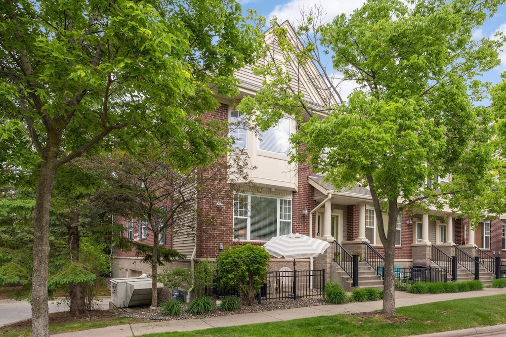 11275 Preswick Blvd, Eden Prairie, MN 55344 - photo 1