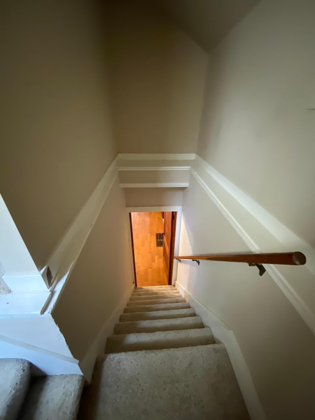 1315 Clark St W, Albert Lea, MN 56007 - view of stairs