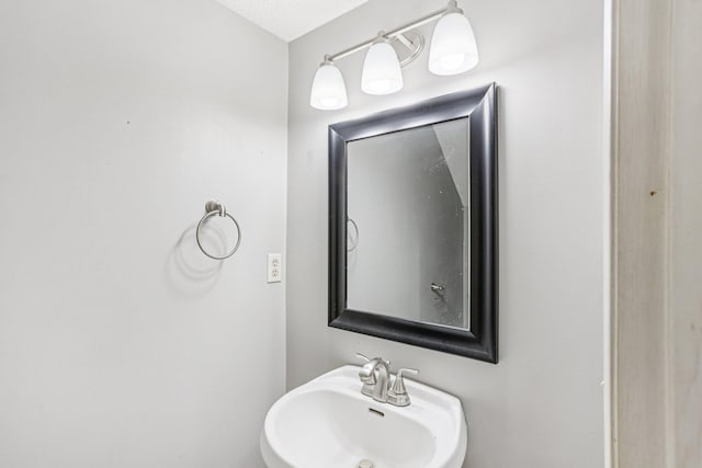 2040 Shenandoah Ct Unit B, Plymouth, MN 55447 - bathroom featuring a sink