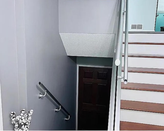 2120 Walden Blvd NW, Oak Grove, MN 55011 - view of stairway