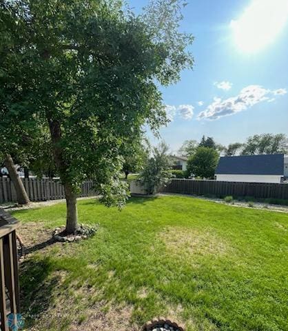 614 8th St E, West Fargo, ND 58078 - view of yard