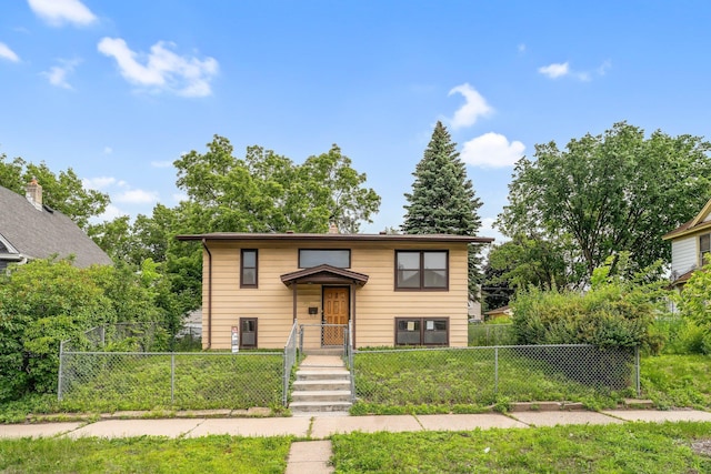 905 Fuller Ave, Saint Paul, MN 55104 - photo 1