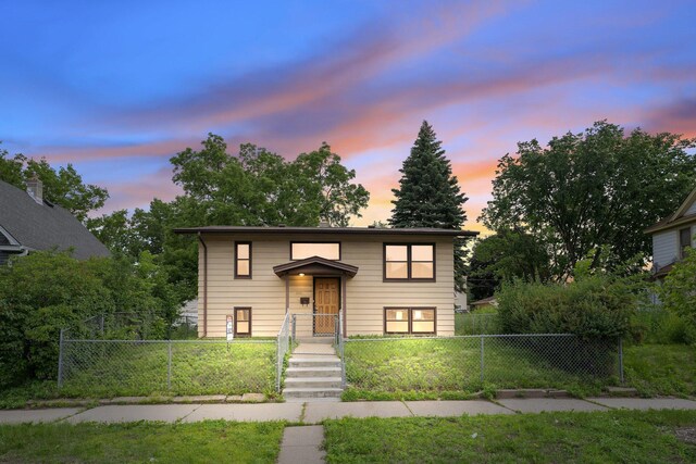 905 Fuller Ave, Saint Paul, MN 55104 - photo 19