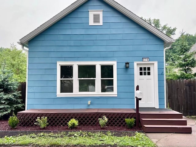 676 Victoria St S, Saint Paul, MN 55102 - view of front of house