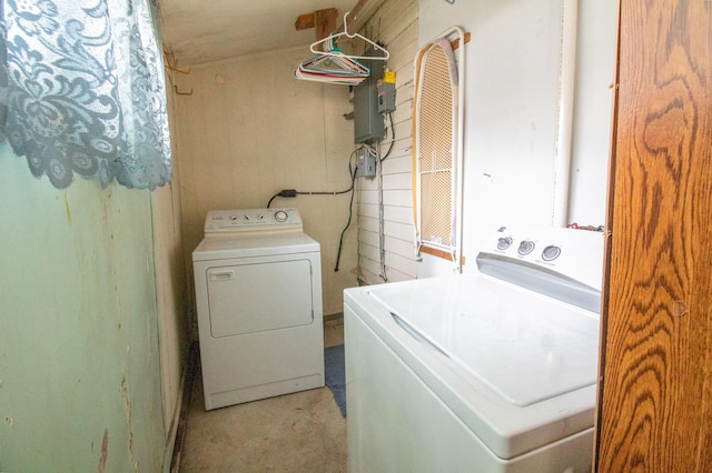 103 3rd St NE, Barnesville, MN 56514 - laundry area with washer and clothes dryer