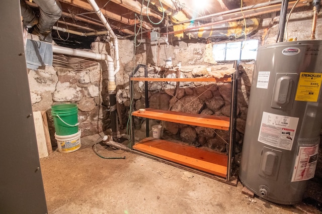 103 3rd St NE, Barnesville, MN 56514 - utility room with water heater