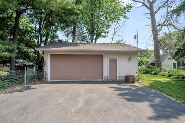 1252 Arkwright St, Saint Paul, MN 55130 - view of detached garage