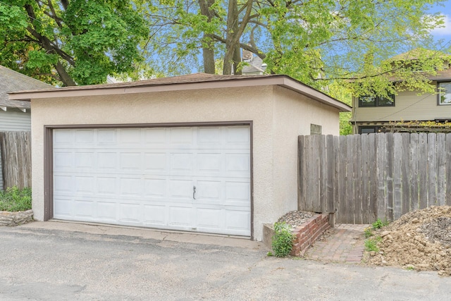 2505 Pleasant Ave, Minneapolis, MN 55404 - view of garage