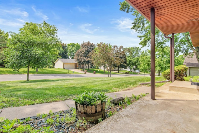 8200 77th St S, Cottage Grove, MN 55016 - view of grassy yard