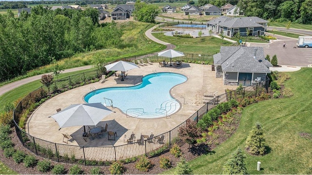 11444 Creekside Ct, Rogers, MN 55311 - community pool with a patio