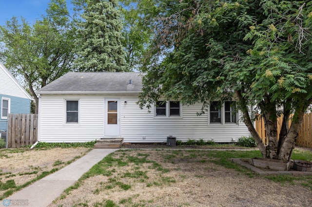 1514 2nd St N, Fargo, ND 58102 - view of front of property featuring a shingled roof