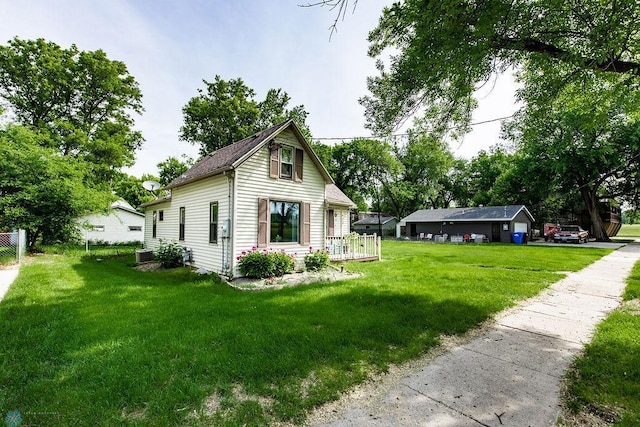 425 12th Ave S, Fargo, ND 58103 - view of home's exterior featuring central AC