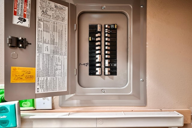 705 14th St, Wabasha, MN 55981 - utilities featuring electric panel