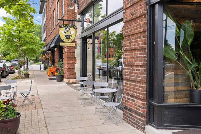 681 Dayton Ave, Saint Paul, MN 55104 - view of patio