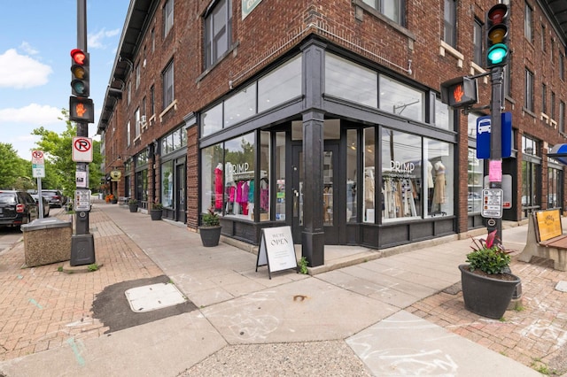 681 Dayton Ave, Saint Paul, MN 55104 - view of building exterior