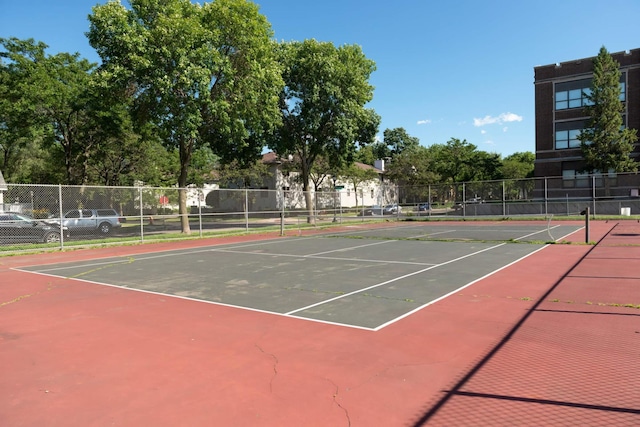 681 Dayton Ave, Saint Paul, MN 55104 - view of tennis court