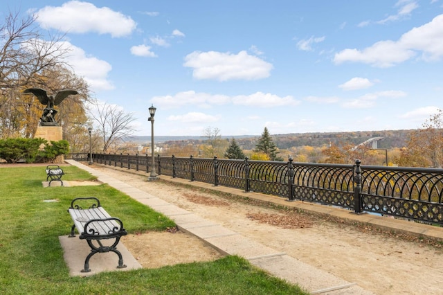 681 Dayton Ave, Saint Paul, MN 55104 - view of property's community