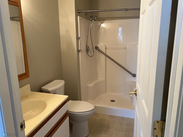 358 30th St N, Moorhead, MN 56560 - full bathroom featuring toilet, vanity, and a shower