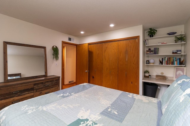 1269 Cleveland Ave N Unit 2B, Saint Paul, MN 55108 - bedroom featuring a closet and recessed lighting