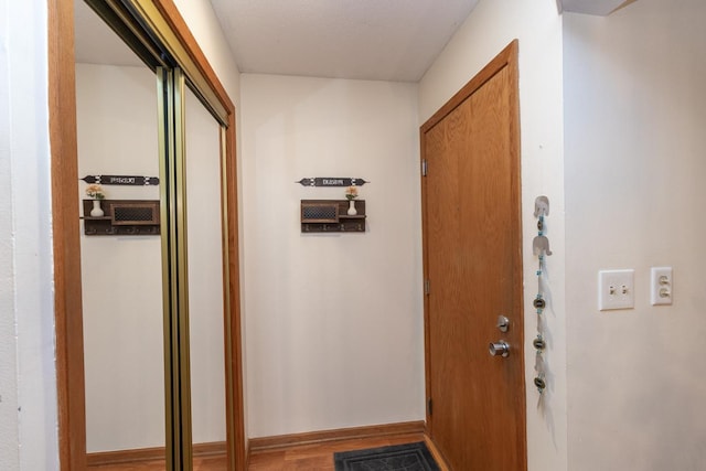 1269 Cleveland Ave N Unit 2B, Saint Paul, MN 55108 - corridor with light wood-style flooring and baseboards