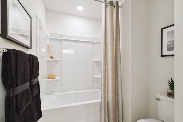 10625 29th St NE, Saint Michael, MN 55376 - full bath featuring shower / bath combo with shower curtain and toilet