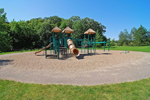 2906 Butternut Dr, Chaska, MN 55318 - view of community play area