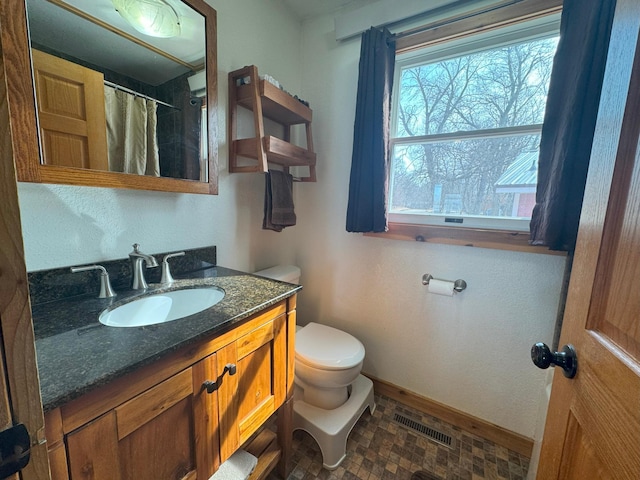 13150 Maple Circle Dr SE, Hudson Twp, MN 56334 - full bathroom with toilet, baseboards, vanity, and a shower with shower curtain