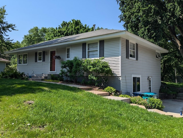 16522 Elm Dr, Minnetonka, MN 55345 - view of front of house with a front lawn