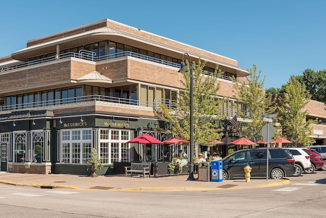 312 Barry Ave N, Wayzata, MN 55391 - view of building exterior