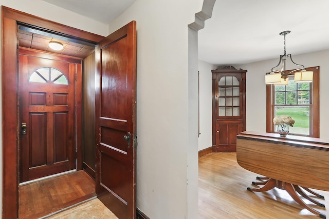 1206 2nd St W, Hastings, MN 55033 - entryway featuring light wood-style flooring and baseboards