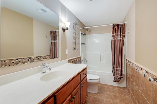 904 Ridgecrest Dr, Carver, MN 55315 - full bathroom featuring vanity and shower / bathtub combination with curtain