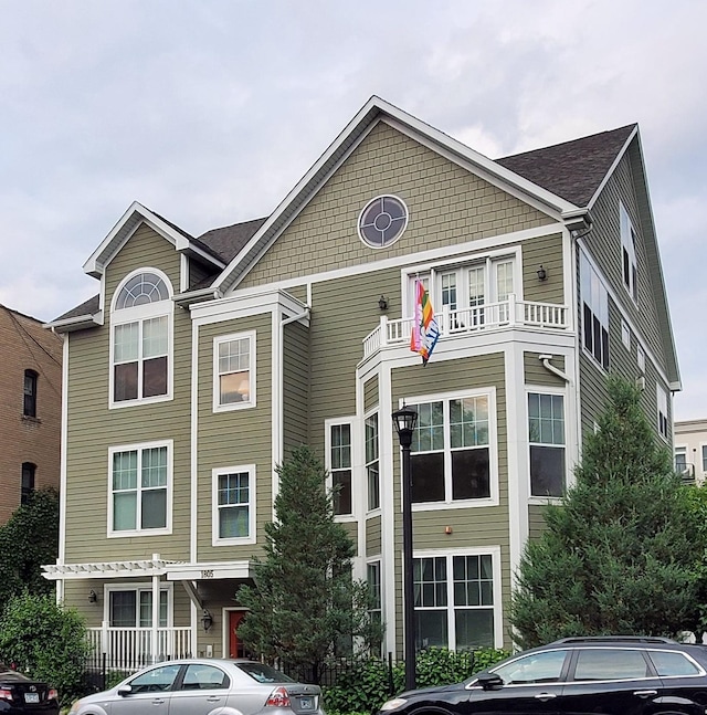 1805 3rd Ave S Unit 102, Minneapolis, MN 55404 - townhome / multi-family property featuring a balcony